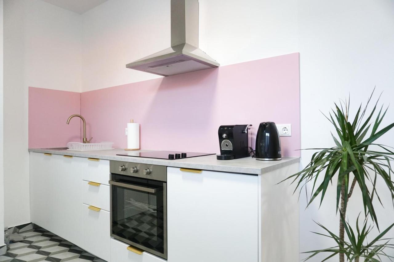 Vibrant Design Apartments - Full Kitchen - Wi-Fi - 18 Mins To City Centre Vídeň Exteriér fotografie
