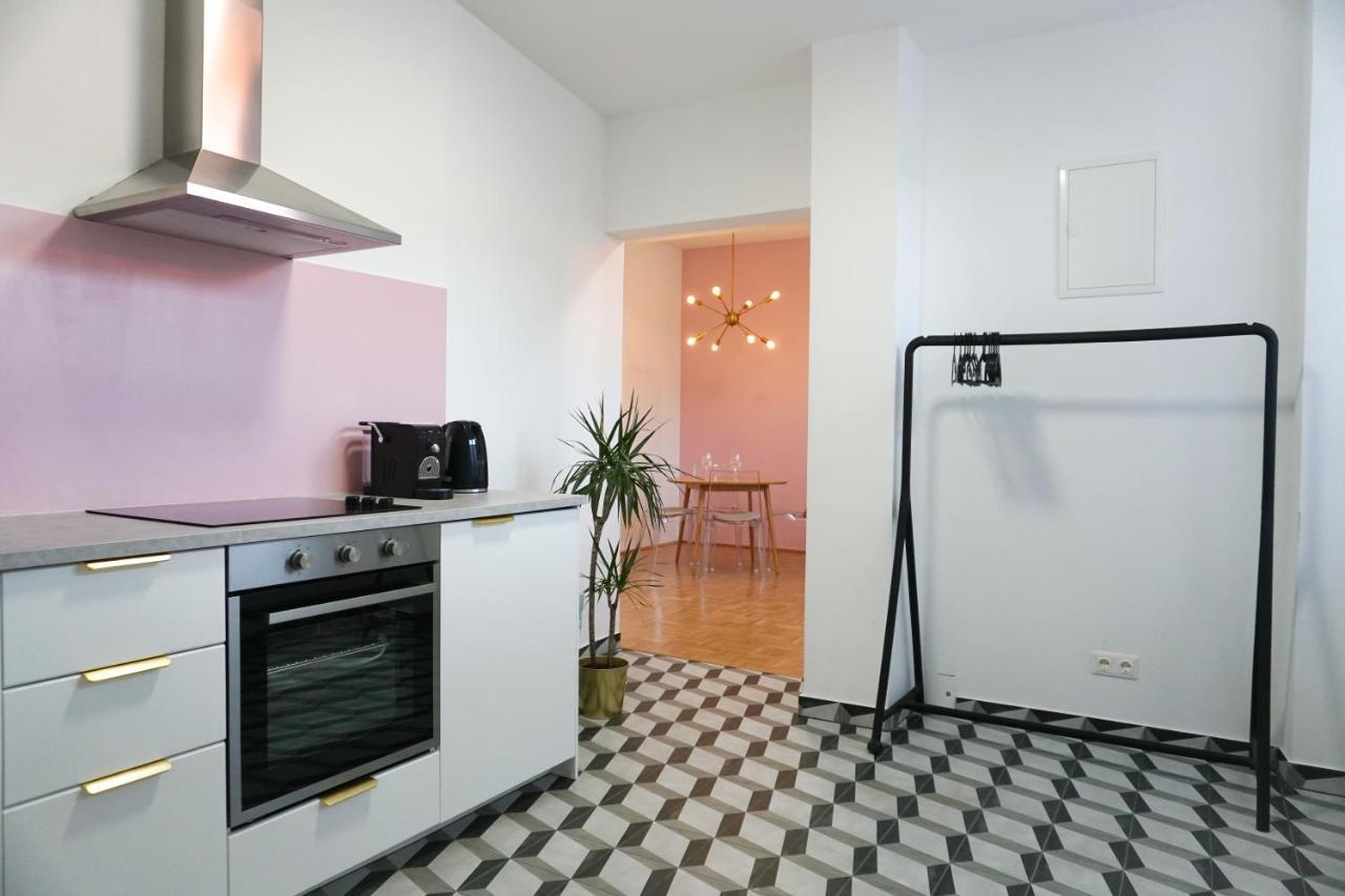 Vibrant Design Apartments - Full Kitchen - Wi-Fi - 18 Mins To City Centre Vídeň Exteriér fotografie